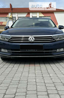 Универсал Volkswagen Passat 2015 в Львове