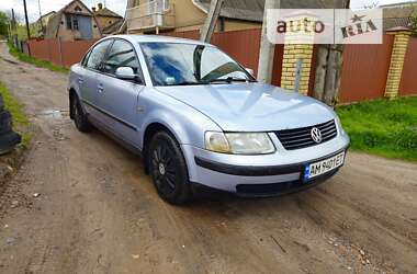 Седан Volkswagen Passat 1998 в Бердичеві