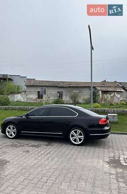 Седан Volkswagen Passat 2015 в Бурштыне