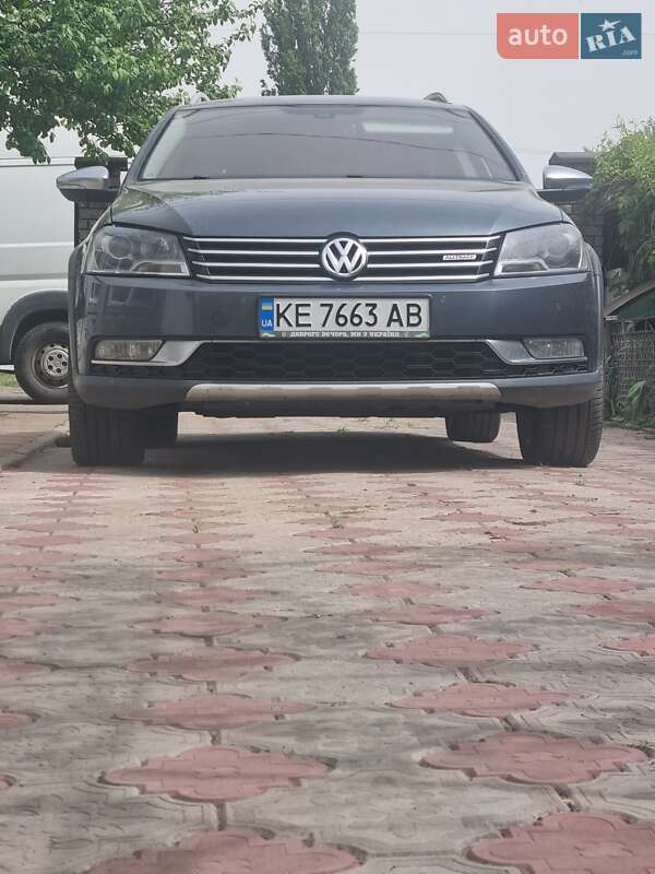 Універсал Volkswagen Passat 2012 в Перещепині