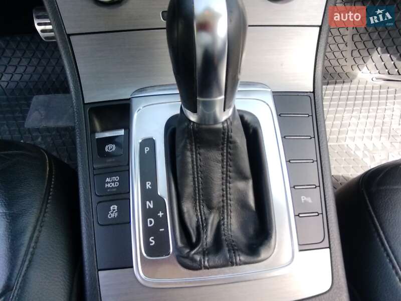 Универсал Volkswagen Passat 2011 в Покровске