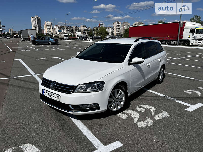 Универсал Volkswagen Passat 2011 в Киеве