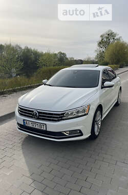 Седан Volkswagen Passat 2017 в Киеве