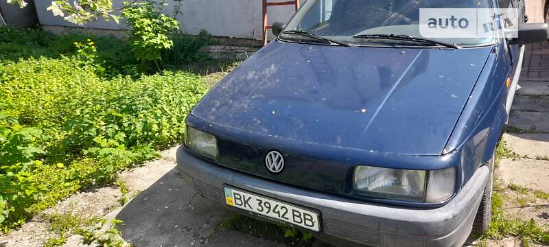 Седан Volkswagen Passat 1992 в Ровно