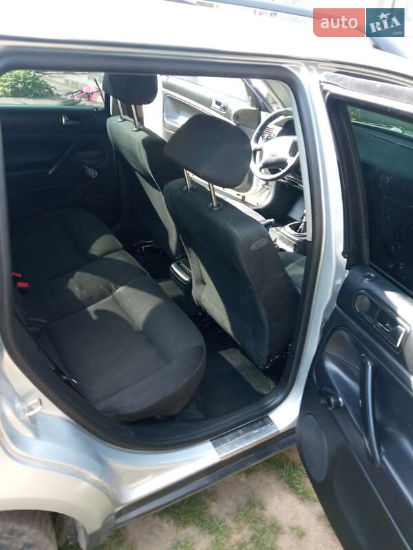 Универсал Volkswagen Passat 2000 в Новом Роздоле