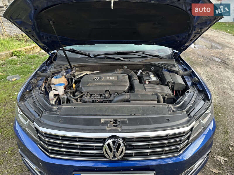 Седан Volkswagen Passat 2016 в Житомире