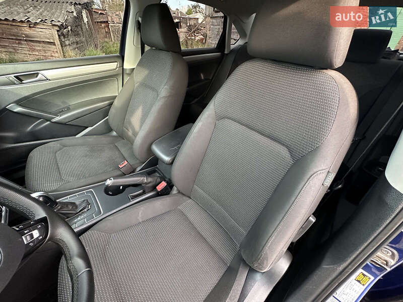 Седан Volkswagen Passat 2016 в Житомире