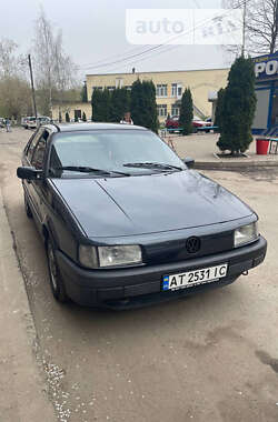 Седан Volkswagen Passat 1993 в Калуші