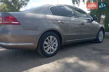 Седан Volkswagen Passat 2011 в Калиновке