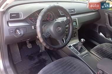 Седан Volkswagen Passat 2011 в Калиновке