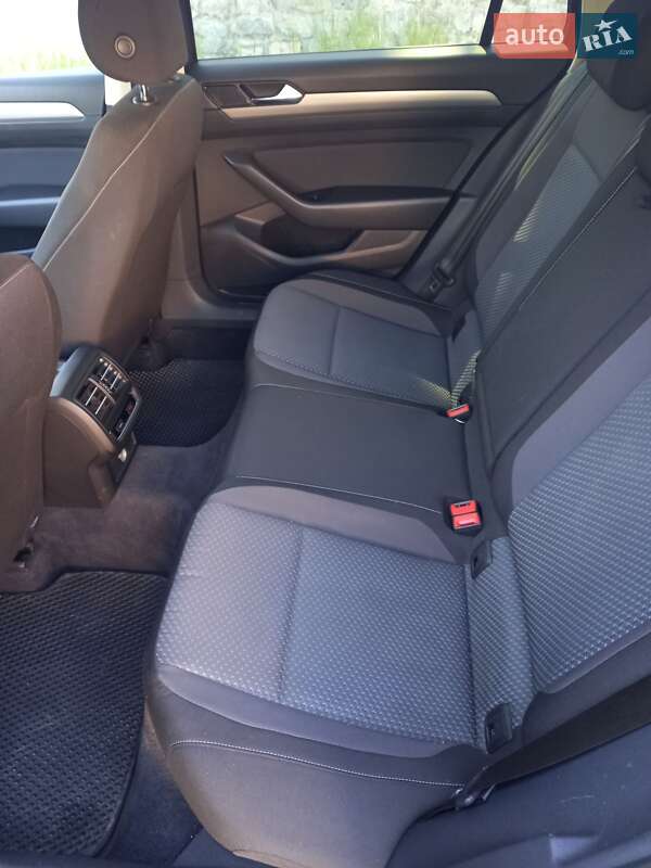 Универсал Volkswagen Passat 2015 в Каменец-Подольском