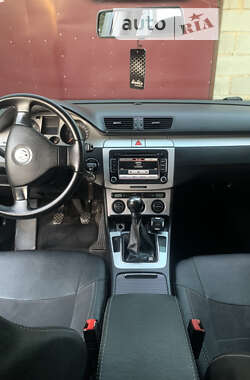 Седан Volkswagen Passat 2008 в Кривом Роге