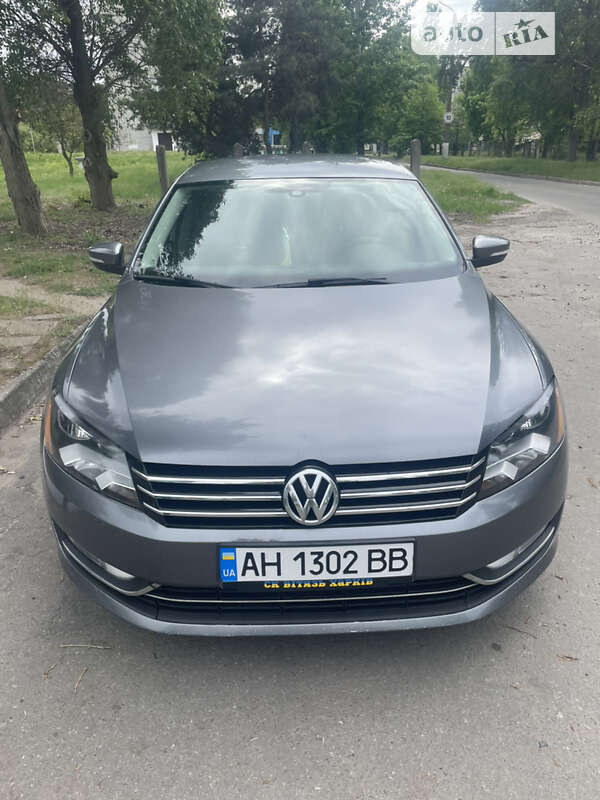 Седан Volkswagen Passat 2015 в Горишних Плавнях