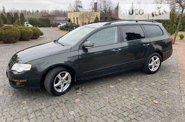 Универсал Volkswagen Passat 2006 в Житомире