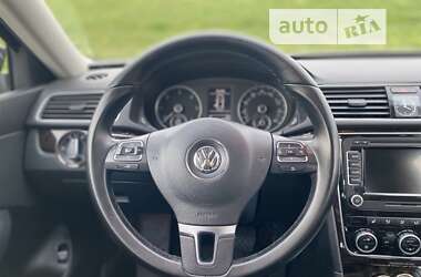 Седан Volkswagen Passat 2013 в Днепре