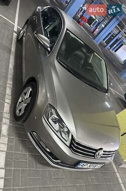 Седан Volkswagen Passat 2012 в Киеве