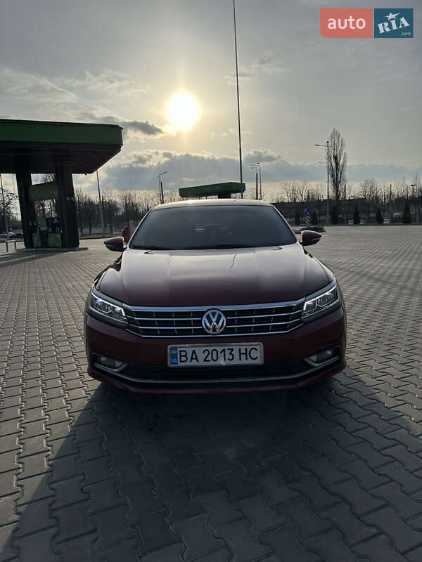 Седан Volkswagen Passat 2016 в Кременчуге