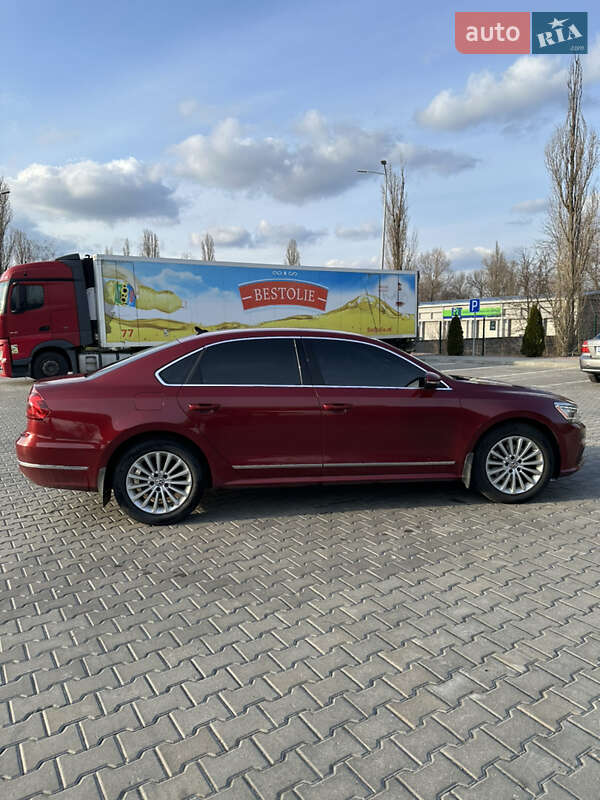 Седан Volkswagen Passat 2016 в Кременчуге