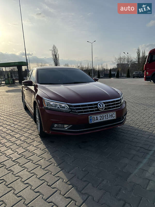 Седан Volkswagen Passat 2016 в Кременчуге