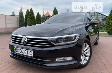 Седан Volkswagen Passat 2016 в Стрию