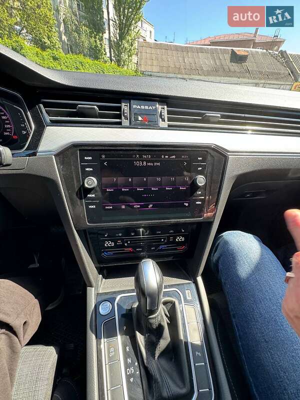 Универсал Volkswagen Passat 2019 в Днепре