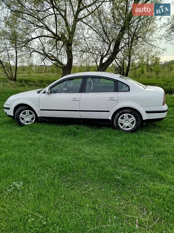 Седан Volkswagen Passat 2004 в Кропивницькому