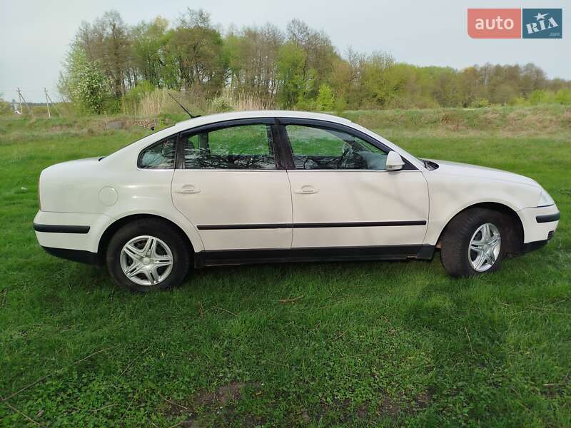 Седан Volkswagen Passat 2004 в Кропивницькому