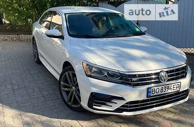 Седан Volkswagen Passat 2016 в Тернополі