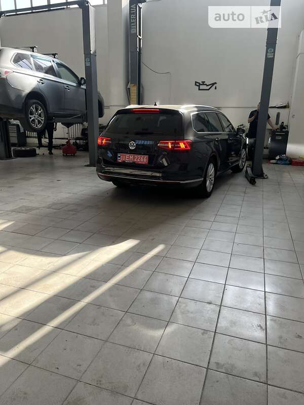 Универсал Volkswagen Passat 2018 в Киеве