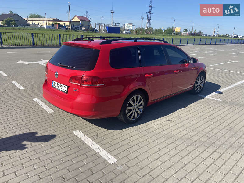Универсал Volkswagen Passat 2012 в Нововолынске