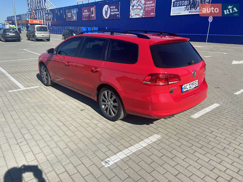 Универсал Volkswagen Passat 2012 в Нововолынске
