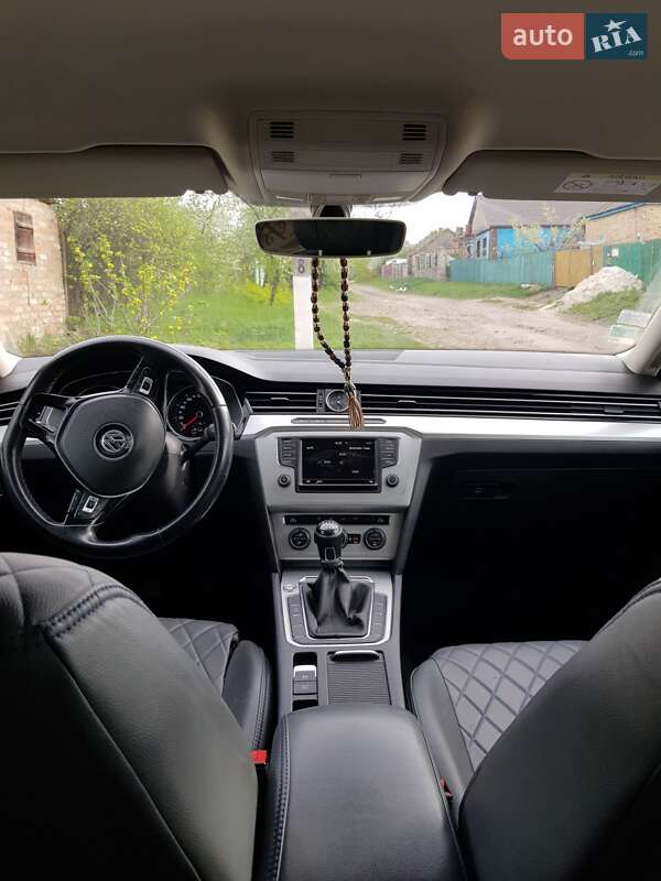 Универсал Volkswagen Passat 2015 в Александрие