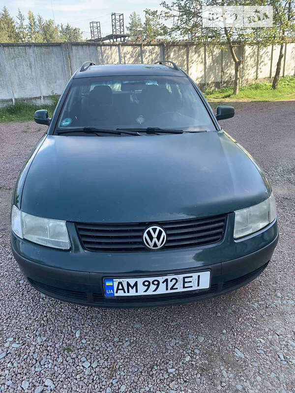 Универсал Volkswagen Passat 1998 в Лугинах