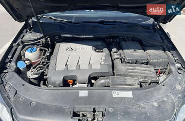 Универсал Volkswagen Passat 2011 в 