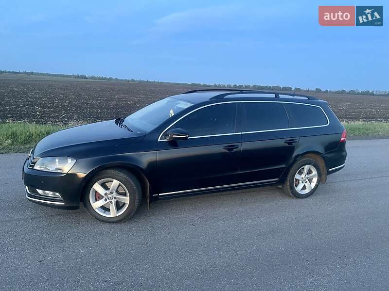Универсал Volkswagen Passat 2012 в Карловке