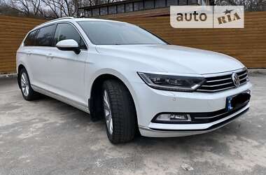 Універсал Volkswagen Passat 2017 в Чернігові