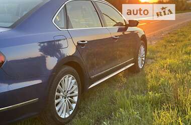 Седан Volkswagen Passat 2016 в Киеве