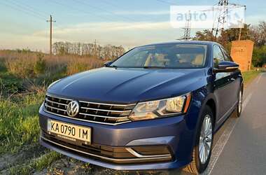 Седан Volkswagen Passat 2016 в Киеве