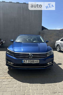 Седан Volkswagen Passat 2016 в Ивано-Франковске