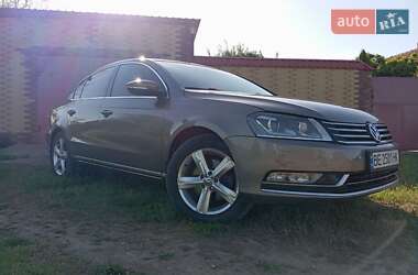 Седан Volkswagen Passat 2011 в Николаеве