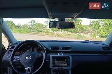 Седан Volkswagen Passat 2011 в Николаеве