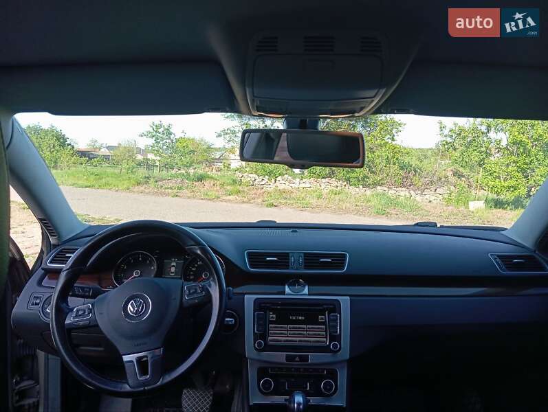 Седан Volkswagen Passat 2011 в Миколаєві