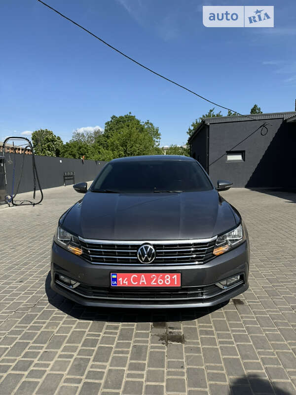 Седан Volkswagen Passat 2018 в Первомайську