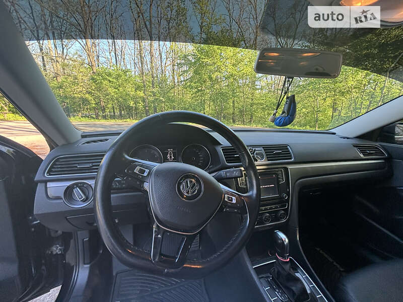 Седан Volkswagen Passat 2017 в Фастові