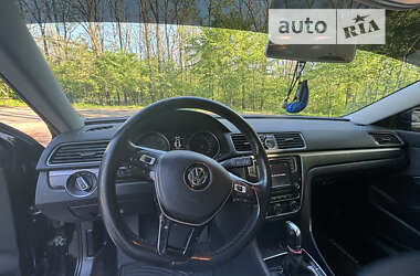 Седан Volkswagen Passat 2017 в Фастове