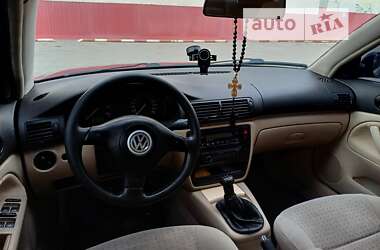 Седан Volkswagen Passat 1996 в Дергачах