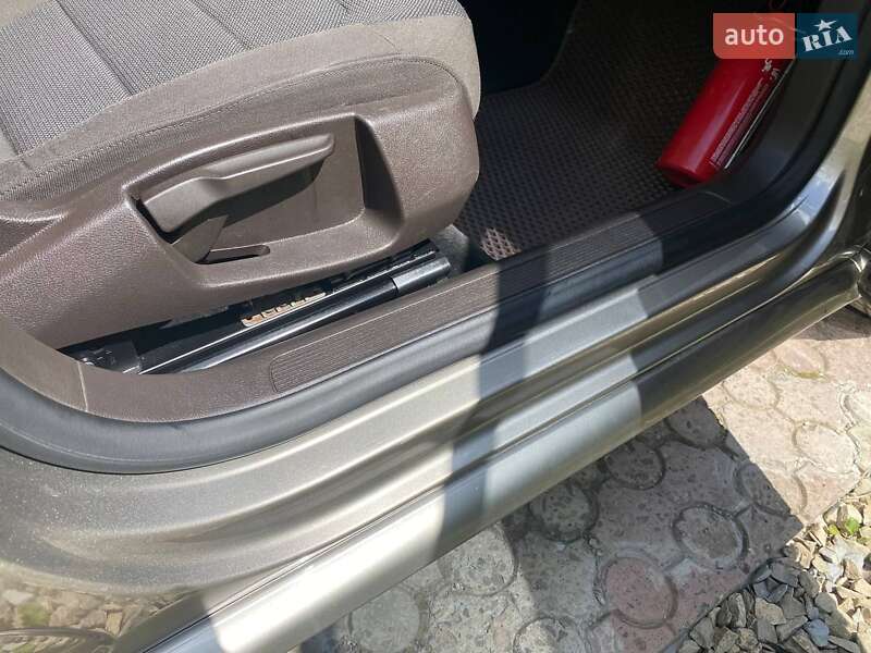 Универсал Volkswagen Passat 2014 в Ивано-Франковске