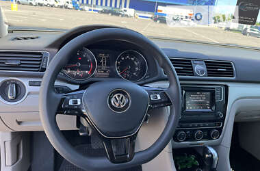 Седан Volkswagen Passat 2016 в Рівному