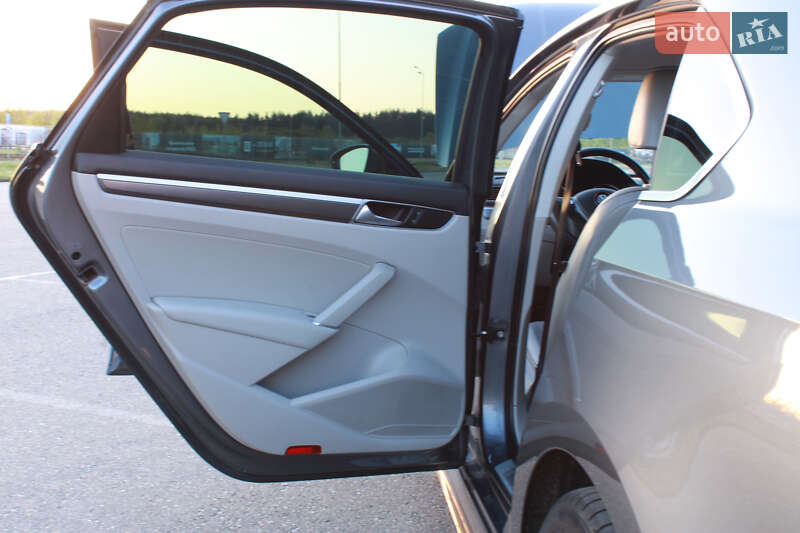 Седан Volkswagen Passat 2017 в Киеве