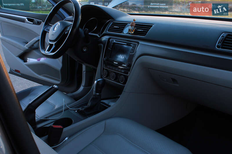 Седан Volkswagen Passat 2017 в Киеве